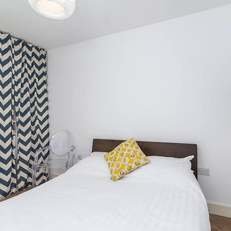 Joivy Lovely Studio Flat With Terrace In Southeast 伦敦 外观 照片