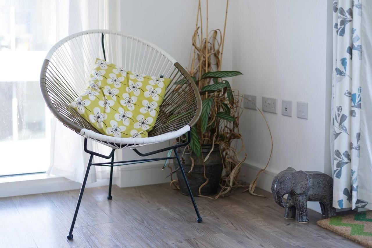 Joivy Lovely Studio Flat With Terrace In Southeast 伦敦 外观 照片